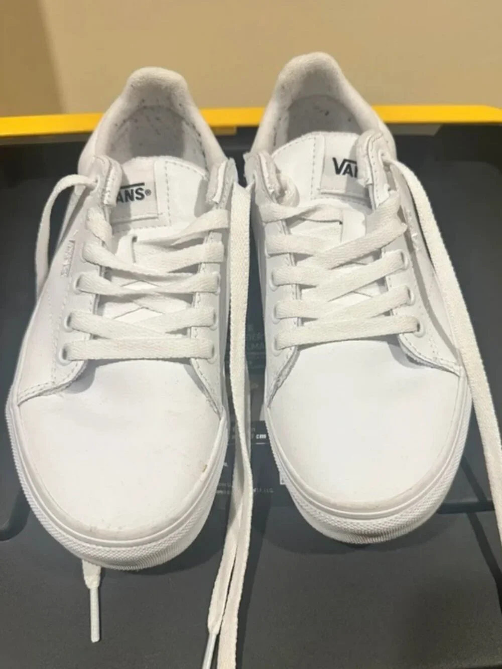 Vans(women’s size 6)